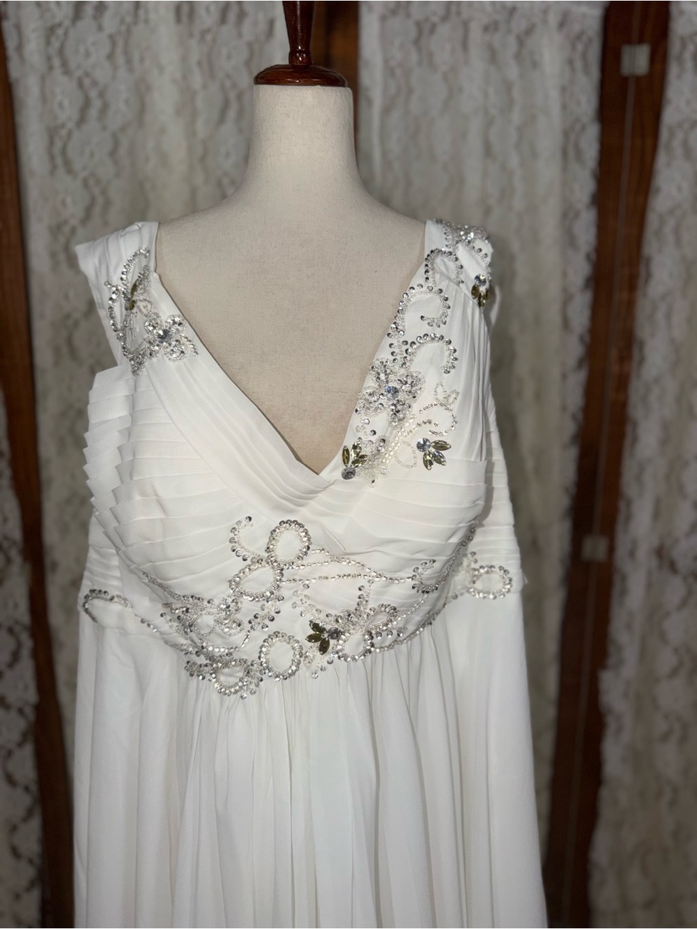 Pretty Cocomelody White Chiffon Wedding Gown - Picture 3 of 7